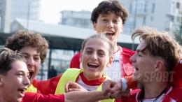 È il match che vale la testa della classifica: la vittoria in rimonta arriva dopo 70' di spettacolo