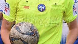 Sette giorni dopo il copione si ripete: minacce e spintoni all'arbitro, altra partita sospesa