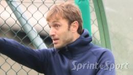 Cambio totale! In 24 ore perdono il derby e accolgono il condottiero di una storica promozione