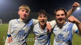 È una sfida indimenticabile! 7 gol, due rimonte pazze e un poker per prendersi il secondo posto