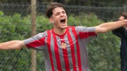 Il difensore si trasforma in goleador e fa godere una città intera: Cremonese, è una vittoria perfetta!