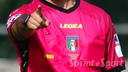 Invasione di un giocatore, rosso e rigore tra le proteste: il caso dell'anno finisce qui!