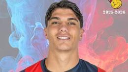 È al 1° anno in prima squadra, gioca titolare, segna e brucia le tappe: il difensore è già una stella