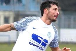 La girata del bomber e la giocata del genio: dopo 3 sconfitte consecutive i padroni di casa tornano a vincere