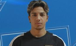 Rosso al portiere, va in porta il centrocampista e para il rigore che porta alla vittoria: è una pazza serata di Coppa