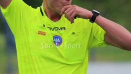 Pugni in faccia all'arbitro di 17 anni, i fenomeni violenti purtroppo sono in crescita