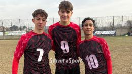 Tutto il tridente in gol, vincono lo scontro diretto e promettono battaglia per la vetta