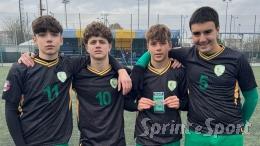 Il capolavoro aereo, le geometrie fatate e i calci piazzati letali: la capolista fa davvero paura