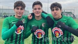 Vincono lo scontro al vertice, trovano la testa solitaria e rimangono gli unici imbattuti 