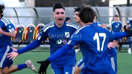 Entra e cambia la partita: il gol a 2' dalla fine vale la vetta solitaria