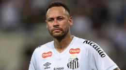 Una tripletta in 17 minuti nonostante la lesione al ginocchio: Neymar sta salvando il Santos