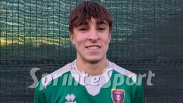 La sua squadra non segna da oltre 300', il giovane prodigio fra i pali salva la partita con due interventi clamorosi