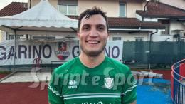 Il difensore segna al 91' e completa la rimonta nello scontro infiammato: il Cavallino Rampante cade in casa