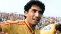 A soli 67 anni ci lascia un mito del calcio amato da tutti, portò in Serie A il club di Antonio Conte e ne fu bandiera