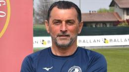 Da giocatore fu un idolo riportando lo storico club in Serie A dopo 32 anni, ora da allenatore garantir&agrave; sicurezza al team