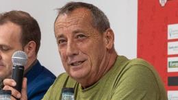 Sconcerto al funerale, a 71 anni l'ex presidente viene ucciso dopo l'ultimo saluto alla madre