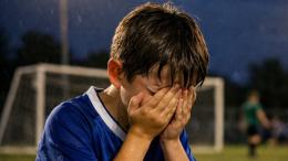 Insulti al pap&agrave; di un ragazzino e urla contro una dirigente: succede nel torneo di classe 2014