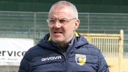 Ecco il 4&deg; allenatore stagionale, per togliersi dal baratro il club richiama una vecchia conoscenza