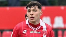 Dopo 5 anni e una miriade di gol firma il contratto da professionista: il Monza blinda il giovane bomber