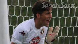 Ha giocato per una vita nel Torino e diventa un eroe al Sud: il portiere para 2 rigori e manda i suoi in finale di Coppa