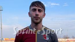 Una rimonta indimenticabile in 10 uomini: il bomber firma la magia che vale il pari in extremis