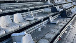 Vince la Coppa, ma i suoi tifosi vandalizzano lo stadio: brutta macchia per il glorioso club che vive un'annata super