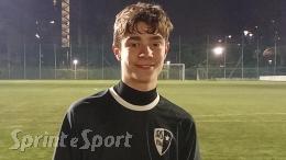 Doppietta da sballo! Due piazzati dell'attaccante trascinano i nerostellati in vetta