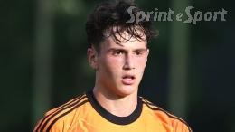 Dopo l'esordio con gol in Coppa ecco sempre a 16 anni il campionato di Serie A, l'attaccante entra nella storia