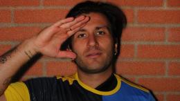 Gioca in Seconda Categoria, parteciper&agrave; a Sanremo: l&rsquo;ascesa del calciatore-cantautore che ha ribaltato le regole