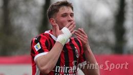 Due perle del bomber decidono la super sfida! Il Milan batte il Napoli e si avvicina all'Inter