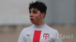 Un golazo di tacco al volo per la doppietta, poi il sigillo: si resta dietro al treno playoff