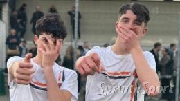 Da pazzi! Traversa, la rimbalza sulla linea di porta e il bomber fa volare la capolista