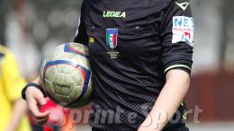 Si scatena una rissa in campo e l'arbitro sospende la partita: sconfitta a tavolino per le due squadre