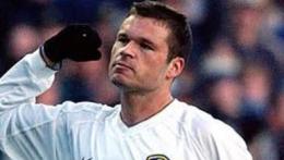 Giocava in Champions League e ha sfidato l'Italia Campione del Mondo 2006, l'attaccante ora prepara caff&egrave; al bar 