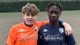 Portiere eroe e cuore infinito! Giocano in 10 tutta la partita, poi il bomber regala la vittoria