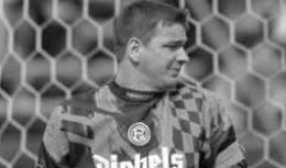 A soli 54 anni ci lascia un protagonista del calcio amato da tutti, vinse campionati e gioc&ograve; in club storici