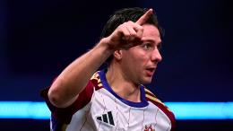 Il portiere fa autogol e miracoli, il nuovo acquisto segna da centrocampo e abbatte i campioni