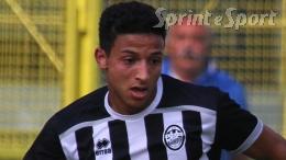 Gioca da sempre con la stessa squadra e al debutto &egrave; gi&agrave; il Bomber della Serie D, l'attaccante &egrave; sensazionale!