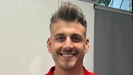 Gol del portiere all'ultimo secondo: a 37 anni segna su punizione e tiene in vita l'ultima in classifica