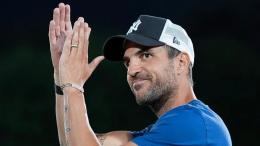 Un anno e mezzo fa era in Serie B, oggi sarebbe in Champions League: Fabregas premiato come miglior allenatore