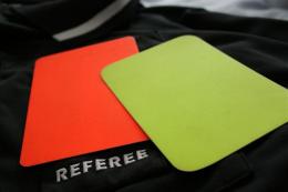 Arbitro prende a pugni i dirigenti e si dimette