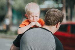 Salta in tribuna e minaccia donne e bambini: stagione finita e società multata