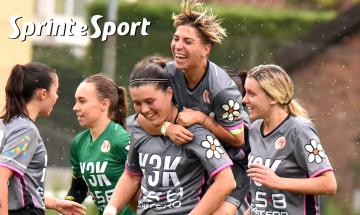 Eccellenza Femminile, prima giornata, Torino Women-Acf Alessandria 1-2: l'esultanza delle grige per il gol di Martina Luison (foto Cassarà)