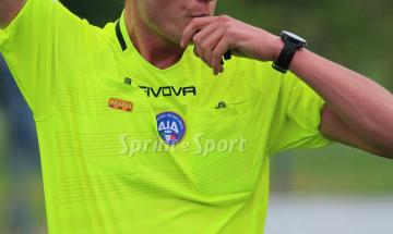 Conflitto d'interessi fatale: arbitra un avversario di girone, il giudice ordina la ripetizione