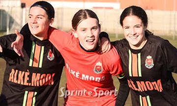 REGIONALI PIEMONTE UNDER 15 FEMMINILE: Venaria-Accademia Torino 2-2, in foto Chiara Lisci, Paola Mellano e Alessia Carenza