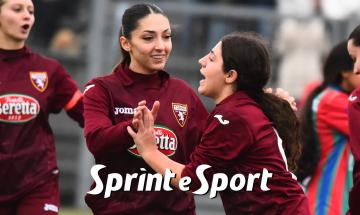 Under 17 femminile, qualificazione Play Off, Cit Turin-Torino 1-15: l'esultanza di Sofia Fiore e Marta Tamburella (foto Cassar&agrave;)