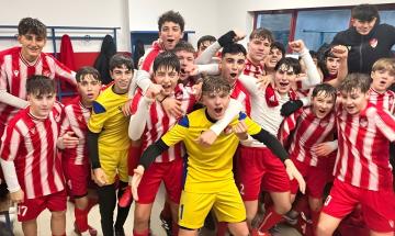 Regionali Piemonte Under 15 Girone C Rosta-Caselette 4-2 &bull; La festa dei ragazzi biancorossi a fine partita