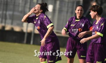 L'esultanza di Valentina Ingannamorte in Borgo Vittoria - Biellese 0-10 di Promozione