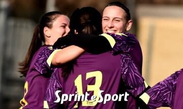 Promozione Femminile, Borgo Vittoria-Acf Biellese 0-10: l'esultanza di Giulia Sorze, Alice Pipino e il capitano Gloria Cavagnetto (foto Cassar&agrave;)Promozione