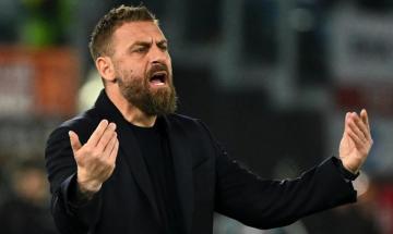 Un calcio cucito sul lavoro di chi non cerca la copertina: quanto contano i numeri invisibili di chi non segna e non sforna assist